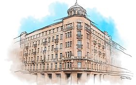 Historic Studio - Top Location, Tram & Shops Nearby, Fabryczna - By Rentujemy